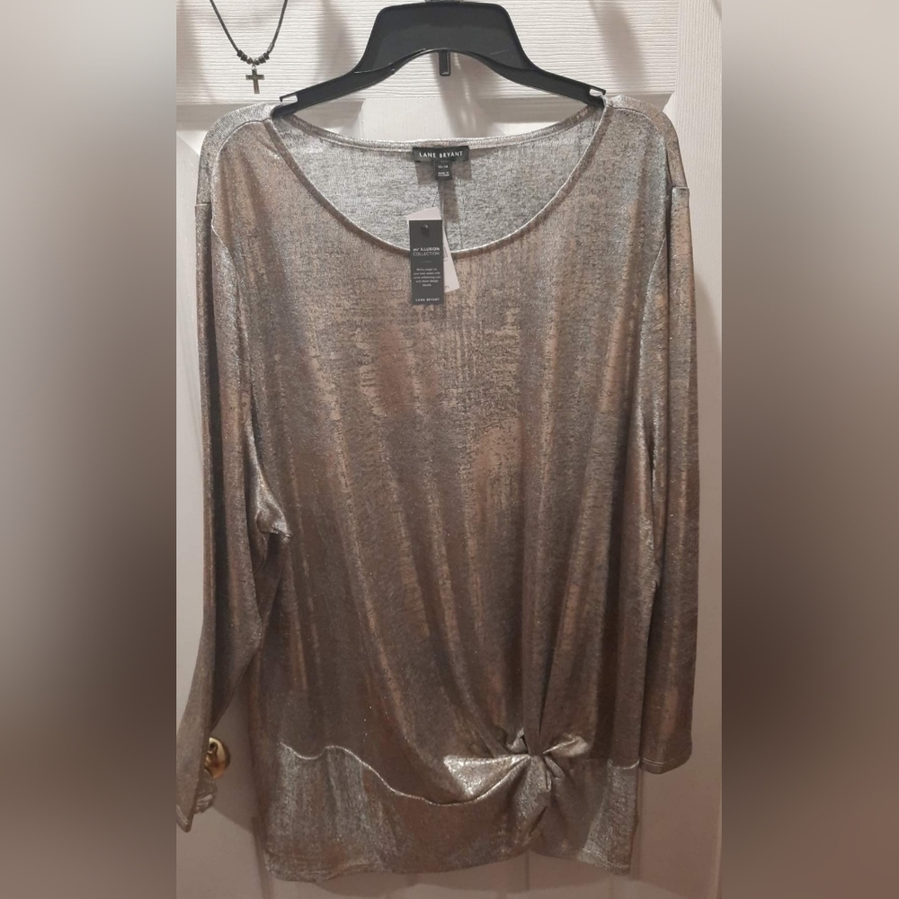 NWT. LANE BRYANT 26/28 TOP. SHIMMERY METALLIC LOOK